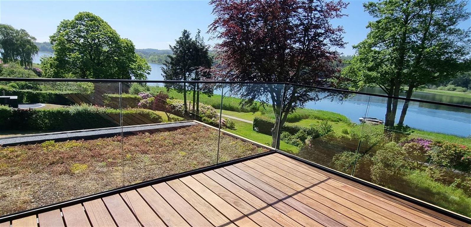 Glasværn uden stolper en moderne løsning med glassline balardo